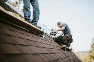 Local Roofers in Holcomb Village, CA